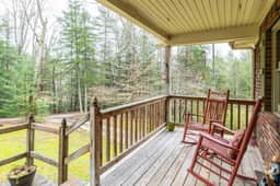 Carrie's Cottage- Hot Tub, Firepit, Covered Deck, 11 mins to Natural Bridge - Image 3
