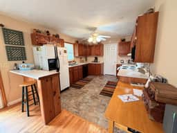 Carrie's Cottage- Hot Tub, Firepit, Covered Deck, 11 mins to Natural Bridge - Image 5