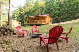 Creeksong- Firepit, WiFi, Fireplace, Creek View, Hiking Trails, 4 mins to Natural Bridge - Image 3