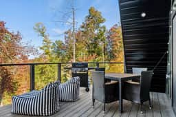 Evergreen Escape- WiFi, Hot Tub, Firepit, Grill, Dry Sauna and Cold Plunge - Image 5