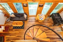 Gorgeous View Cabin- Pet Friendly, Hot Tub, Firepit, WiFi - Image 4