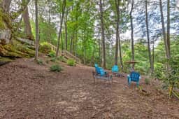 Hemlocks Over Muir-WiFi, Firepit, Hot Tub, located in Muir Valley - Image 5