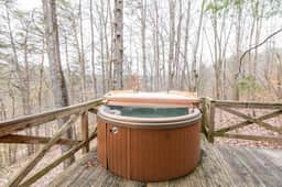 Hillside Loft Cabin- Hot Tub, WiFi, 20 mins from Natural Bridge - Image 2