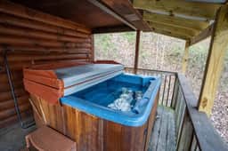 Lakeside Dreamzzz 2 - Hot Tub, Lake access with private dock, located in Cliffview Resort w/ WiFi, Firepit - Image 4
