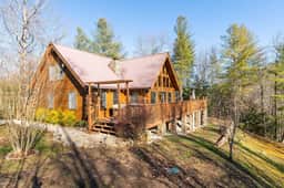 Mill Creek Point- Hot Tub, Covered Deck, 45 Acres, Private Hiking - Image 3