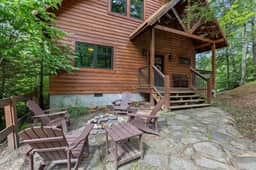 Sky Pointe- Luxury, Hot Tub, Firepit, WiFi, 10 mins from Natural Bridge - Image 3