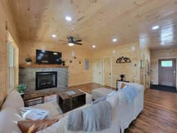 Skyline Chalet- WiFi, Gas Fireplace, Firepit - Image 4