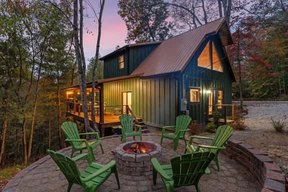 Anchor Point- Hot Tub, Firepit, Ping Pong - Image 1