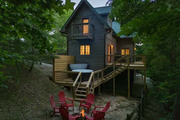 Fels Haus | Cliffview Resort Cabin with Hot Tub, King Bed + Easy Access - Image 1