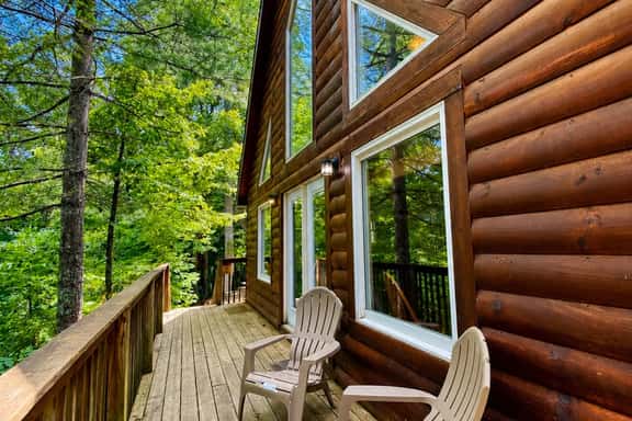 Lakeside Dreamzzz 2 | Lake Access, Private Dock, Hot Tub + Firepit in Cliffview Resort - Image 1