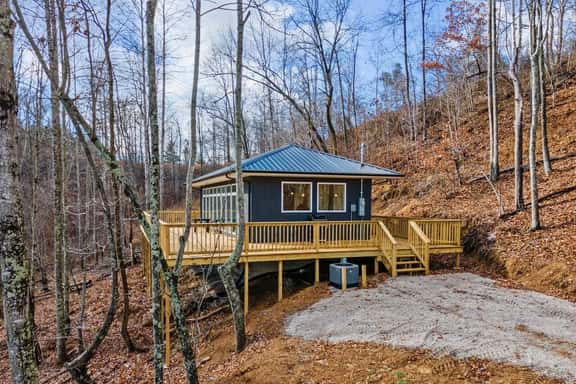 Primrose- Hot Tub, Firepit, Wraparound Deck - Image 1