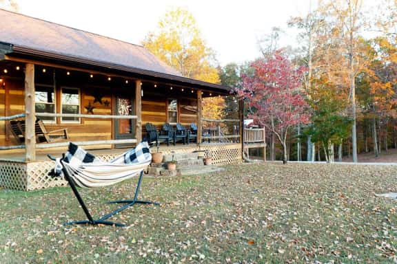 Soulshine- Wifi, Hot Tub, Firepit, Ping Pong Table - Image 1