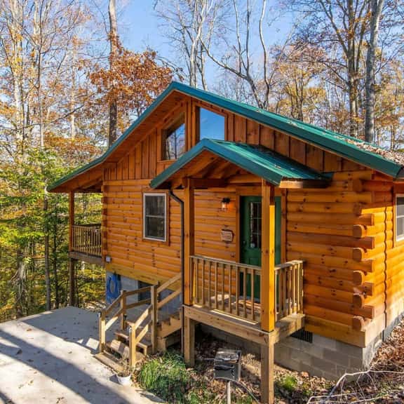 Cozy Canopy- Hot Tub, Firepit, Covered Deck, WiFi - Image 1