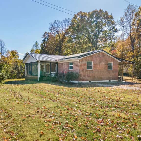 Grey Duck- Firepit, WiFi, Covered Deck, 20 mins from Natural Bridge - Image 1