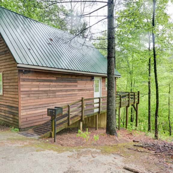 Hidden Chalet- Hot Tub, WiFi, Pac Man Arcade, Firepit - Image 1