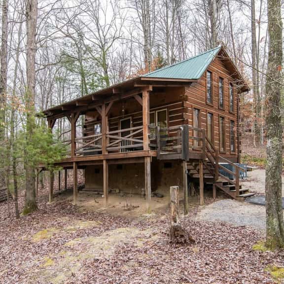 Hillside Loft Cabin- Hot Tub, WiFi, 20 mins from Natural Bridge - Image 1