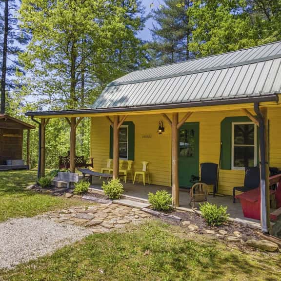 Knotty By Nature- Pet Friendly, Firepit, WiFi, 150 Acres - Image 1