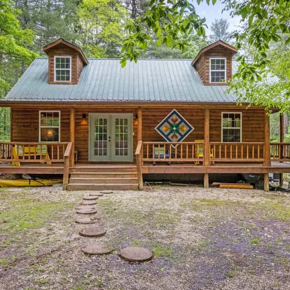 The Road's End- Pet Friendly, Hot Tub, Firepit, Covered Deck - Image 1