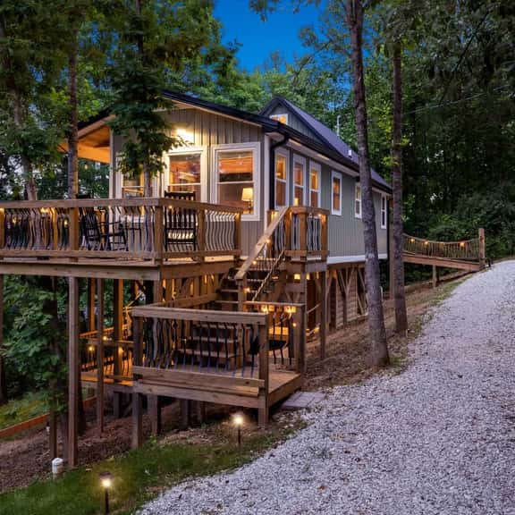 Treetop Terrace - Image 1