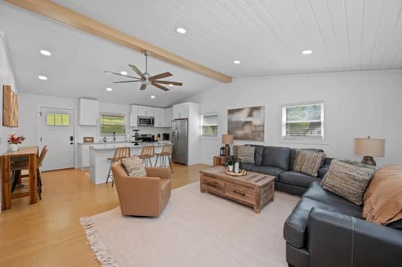 50 Shades of Slade | Pet Friendly w/ Hot Tub, Firepit + Prime Slade Location - Image 2