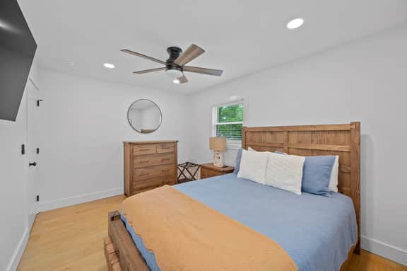 50 Shades of Slade | Pet Friendly w/ Hot Tub, Firepit + Prime Slade Location - Image 3