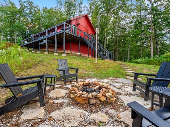 A Red River Barnhouse- Hot tub, Firepit, Gas Fireplace - Image 3