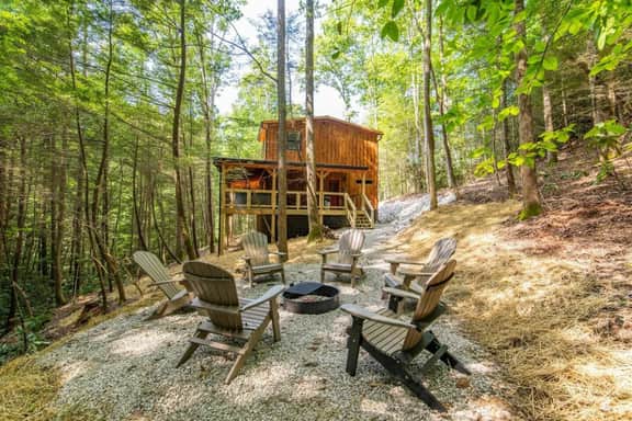 Angel's View - Hot Tub, WiFi, Fire Pit, Hiking, 4 mins to Natural Bridge - Image 3