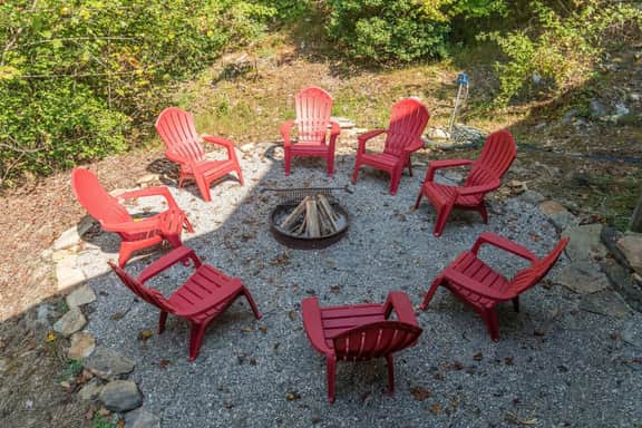 Big Boulder - Hot Tub, Arcade, WiFi, Firepit, Hiking, 4 min to Natural Bridge - Image 5