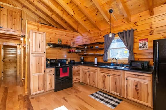 Cozy Canopy- Hot Tub, Firepit, Covered Deck, WiFi - Image 5