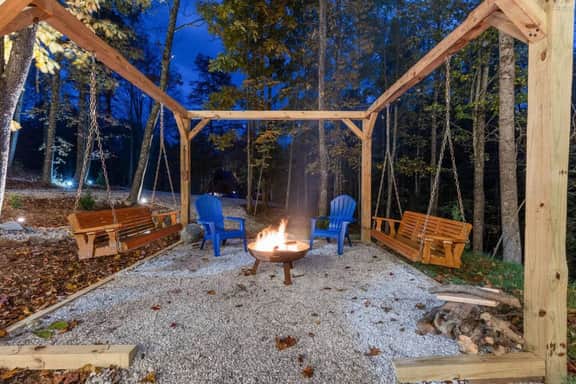 EagleRock Retreat | Pet Friendly w/ Hot Tub, Firepit + WiFi - Image 5