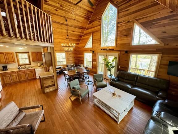 Lakeside Dreamzzz 2 - Hot Tub, Lake access with private dock, located in Cliffview Resort w/ WiFi, Firepit - Image 5