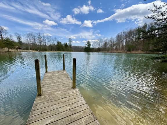 Lakeside Dreamzzz 2 - Hot Tub, Lake access with private dock, located in Cliffview Resort w/ WiFi, Firepit - Image 3