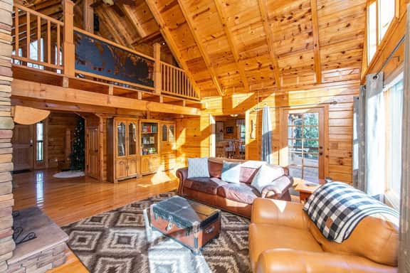 Mill Creek Point- Hot Tub, Covered Deck, 45 Acres, Private Hiking - Image 2