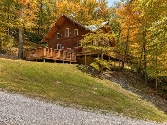 ManeStay - Hot Tub, Pet Friendly, Firepit, 10 mins from Natural Bridge - Image 4