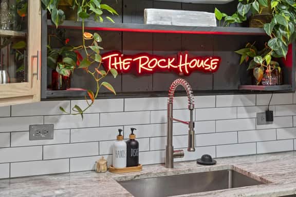 The Rock House | Karaoke Stage, Hot Tub + Speakeasy - Image 5