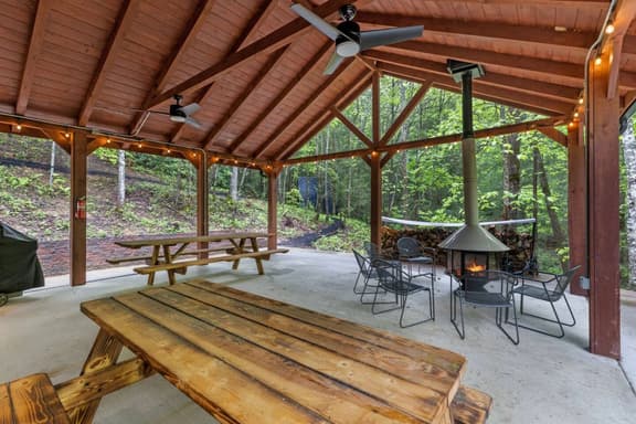A-Frames Under the Canopy | Group Glamping Stay, 2 Miles From Natural Bridge - Image 1