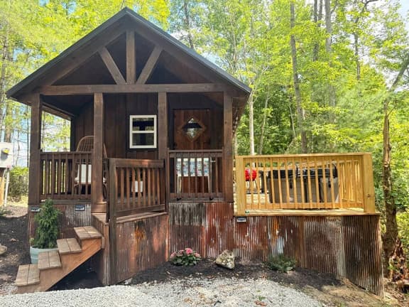 Adventurer’s Nook | Tiny Cabin w/ Hot Tub + Firepit - Image 1