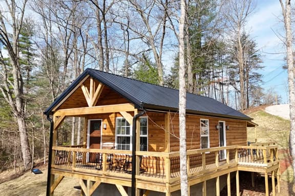 Alone at Last | Hot Tub, Fireplace + Romantic RRG Retreat - Image 1