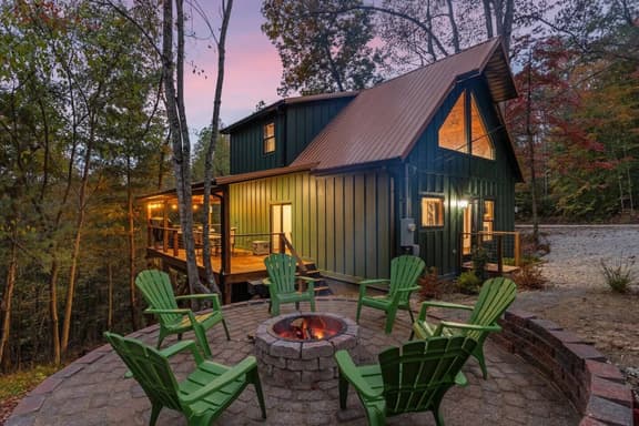 Anchor Point- Hot Tub, Firepit, Ping Pong - Image 1