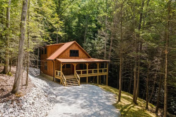 Angel's View - Hot Tub, WiFi, Fire Pit, Hiking, 4 mins to Natural Bridge - Image 1