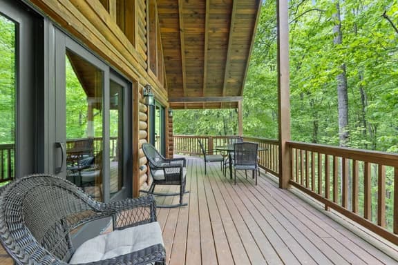 Birdsong- Hot Tub, Game Room, Firepit, 8 mins to Natural Bridge - Image 1