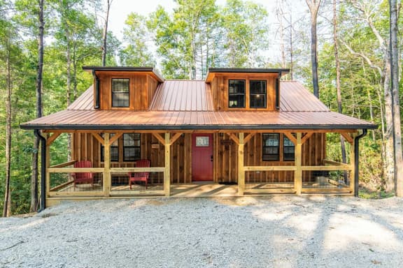 Dreamscape- Hot Tub, Firepit, Private Hiking, 4 mins to Natural Bridge - Image 1