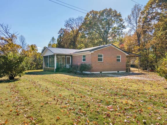 Grey Duck- Firepit, WiFi, Covered Deck, 20 mins from Natural Bridge - Image 1