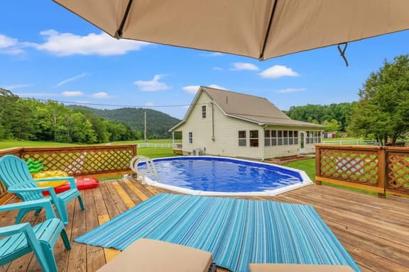 Hidden Treasure- Private Pool, Firepit, Pond, 1600 Acres - Image 1