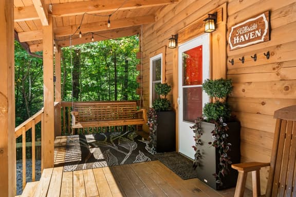 Hillside Haven - Hot Tub, Fire Pit, WiFi, Grill ,4 mins to Natural Bridge - Image 1