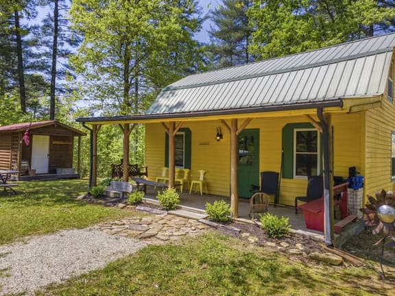 Knotty By Nature- Pet Friendly, Firepit, WiFi, 150 Acres - Image 1