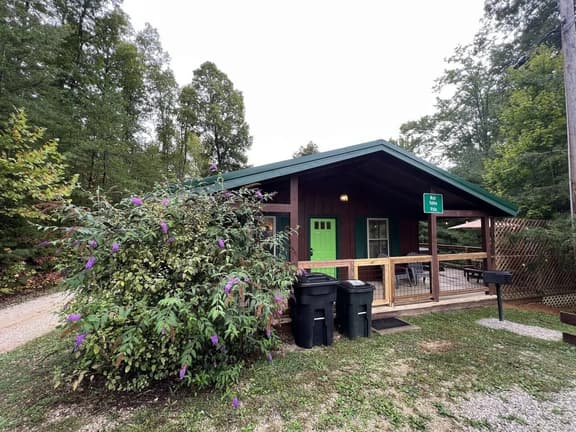 Muir Valley Vista- Hot Tub, Firepit, Pet Friendly, WiFi - Image 1