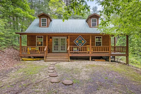 The Road's End- Pet Friendly, Hot Tub, Firepit, Covered Deck - Image 1