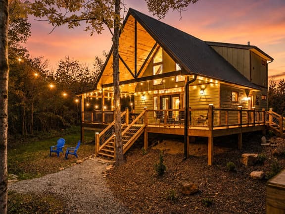 EagleRock Retreat | Pet Friendly w/ Hot Tub, Firepit + WiFi - Image 1